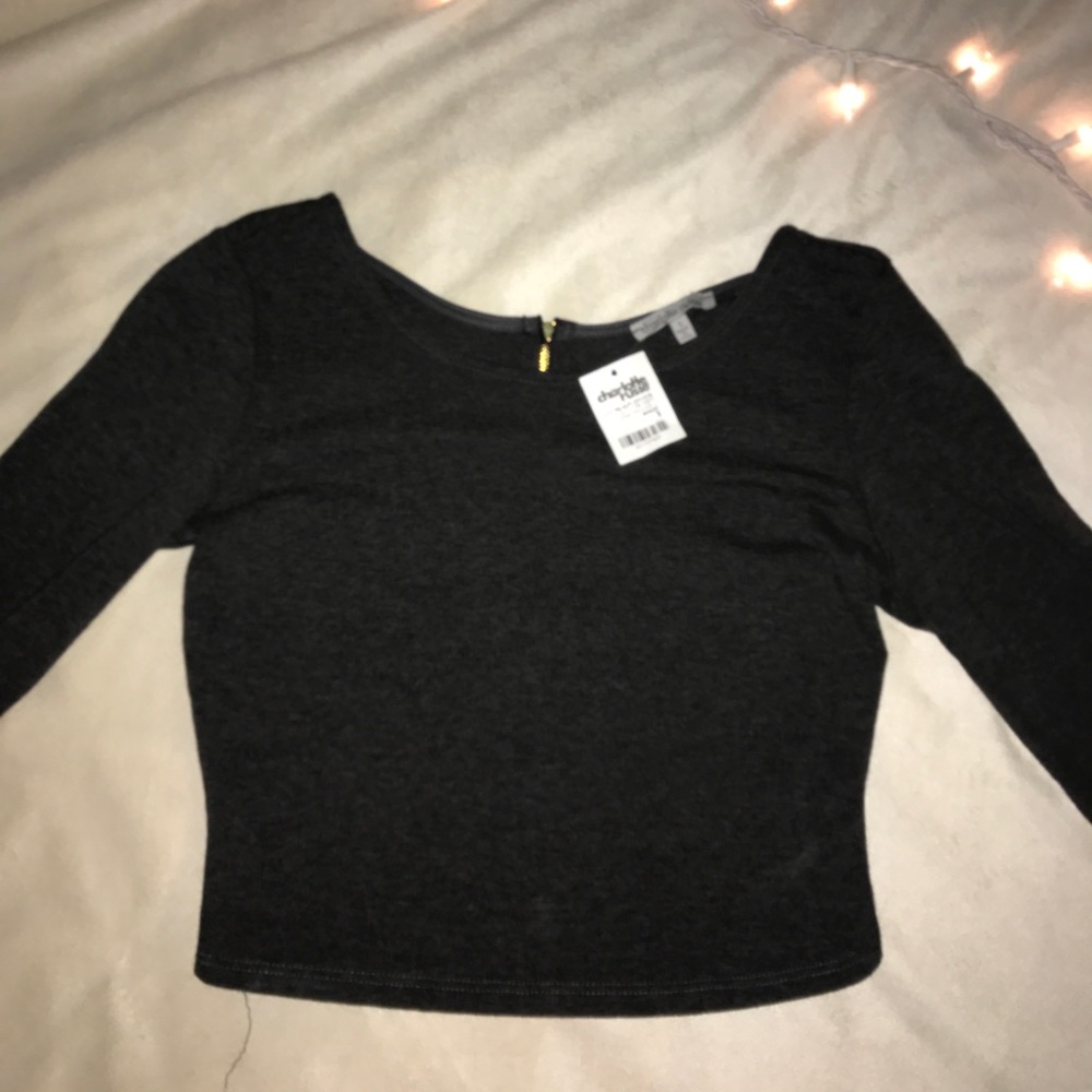 Grey scalloped crop top