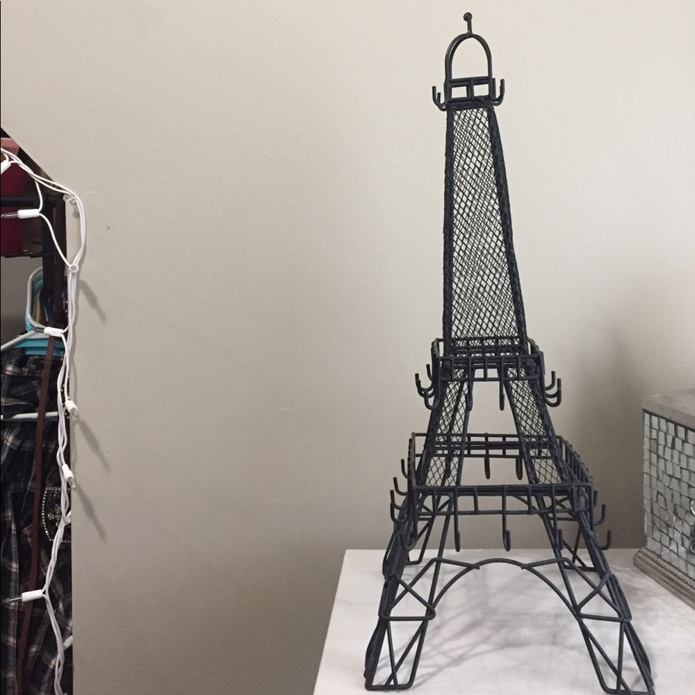Black Eiffel Tower jewelry rack