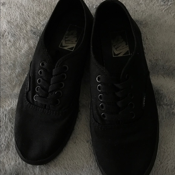 vans authentic lo pro leather black