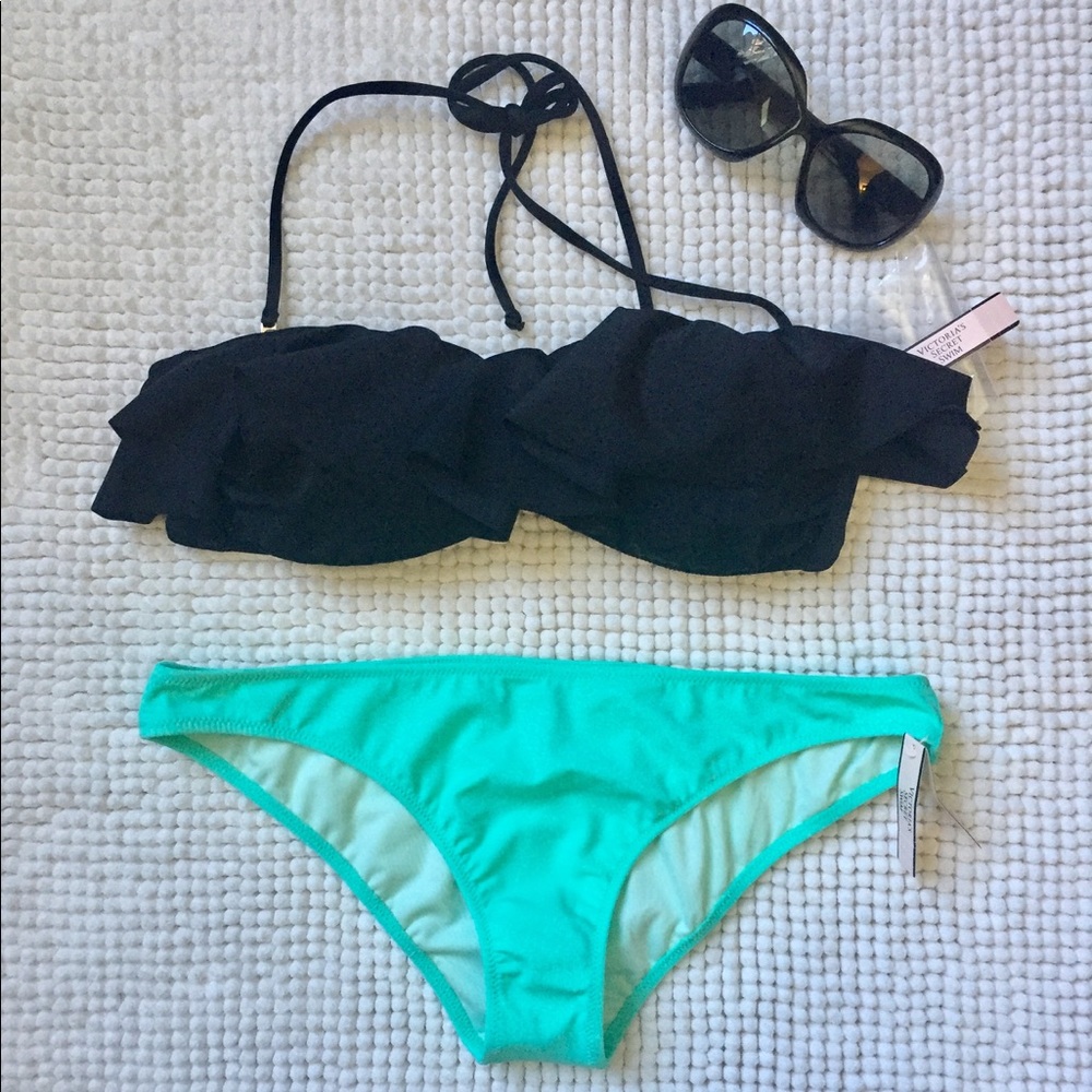 NWT Victoria's Secret Black Flounce Bikini Top