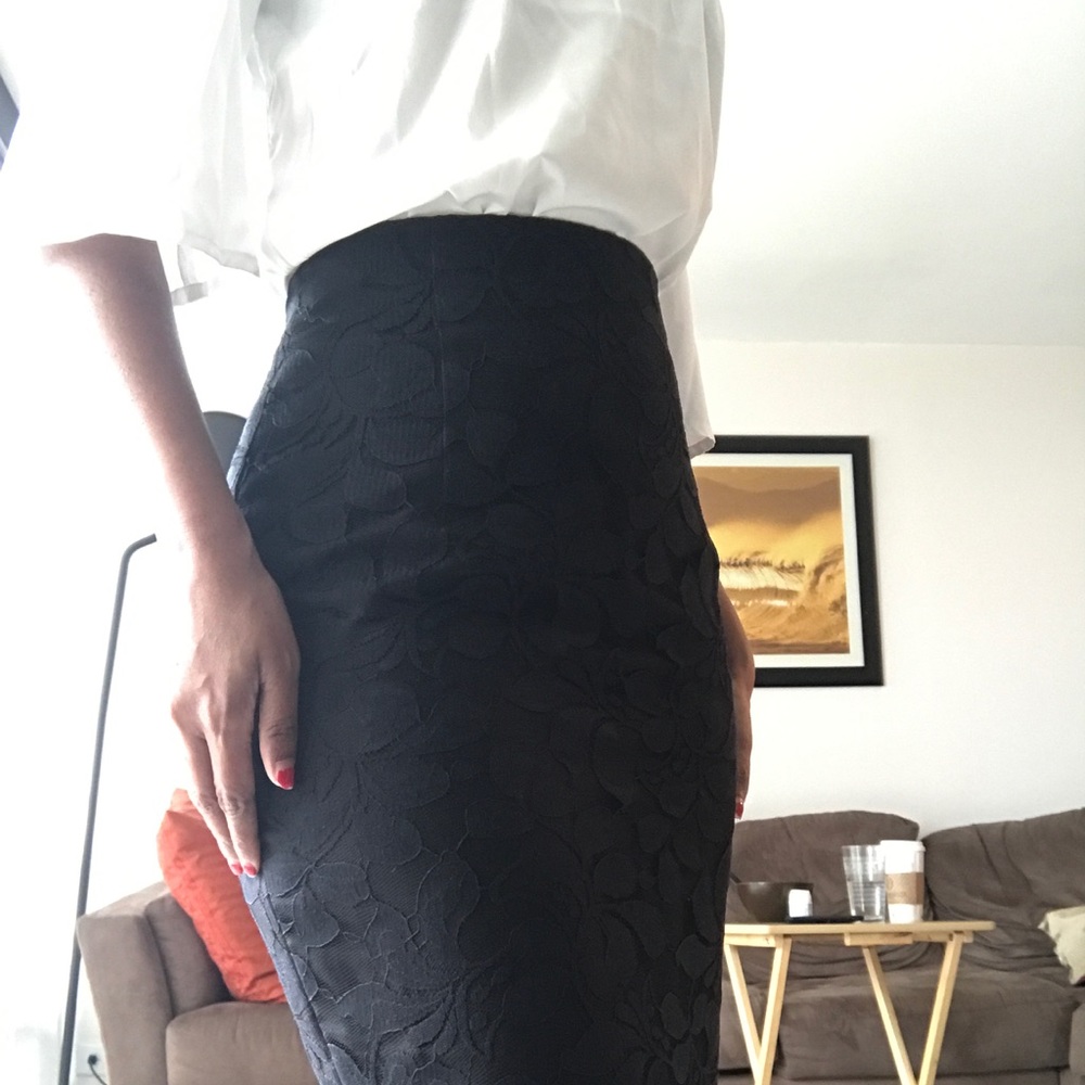 Black lace skirt in 2P