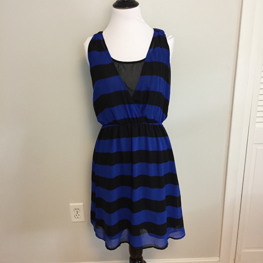 ❗️LAST CHANCE❗️H&M Striped Dress