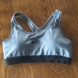 Nike bra!! 🎀