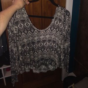 This loose fitting long sleeve top.
