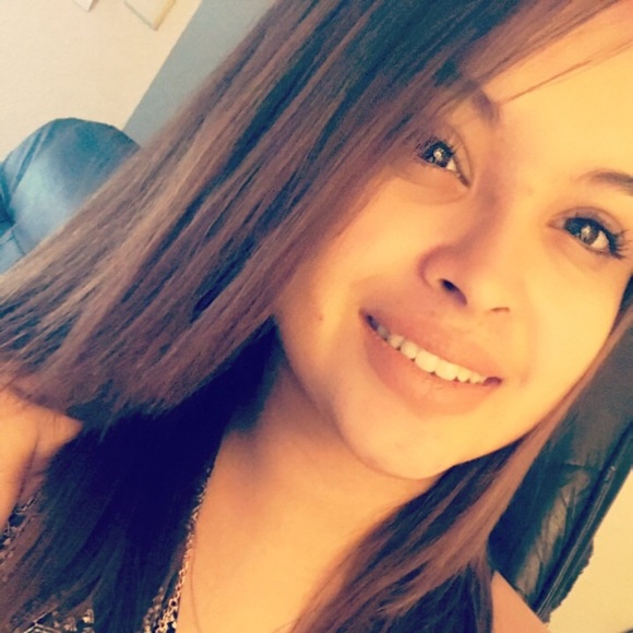 Meet your Posher, Cindy - Picture 1 of 1