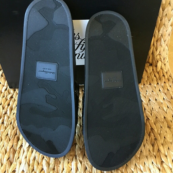 ❤️SOLD!❤️New Ferragamo Jet Black Slides womens 9M - Picture 4 of 8