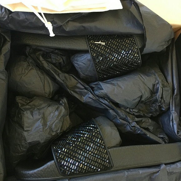 ❤️SOLD!❤️New Ferragamo Jet Black Slides womens 9M - Picture 7 of 8