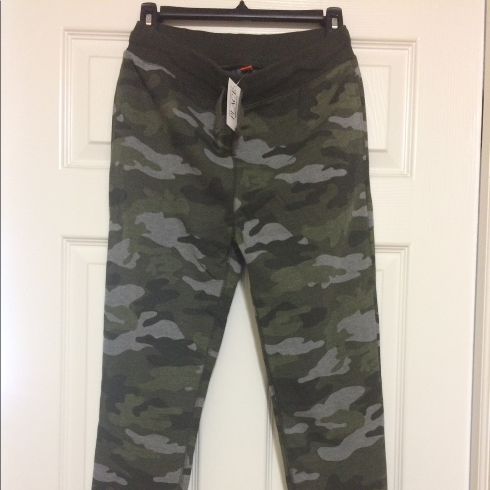 Children's place size large camo sweat pants