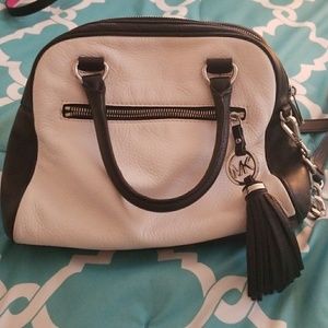 Michael kors leather purse and wallett