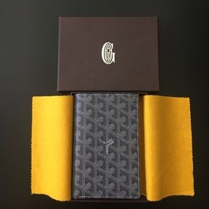 Goyard St Augustin passport holder and wallet