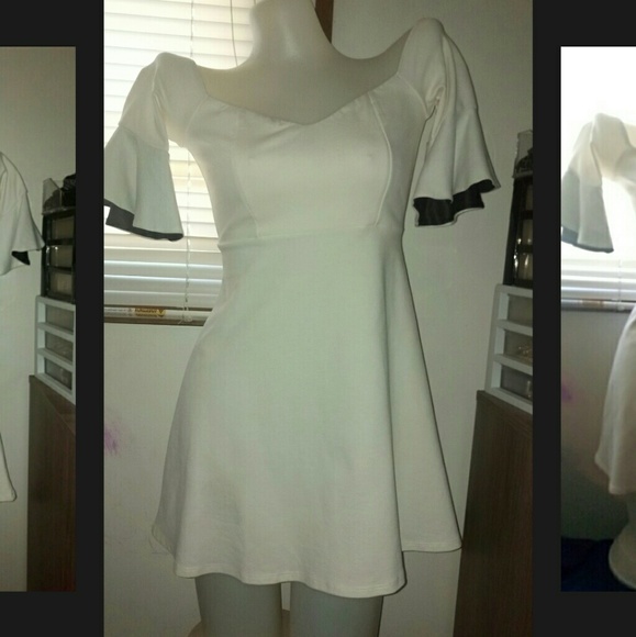 Off shoulder white/ivory dress* mini dress - Picture 1 of 3