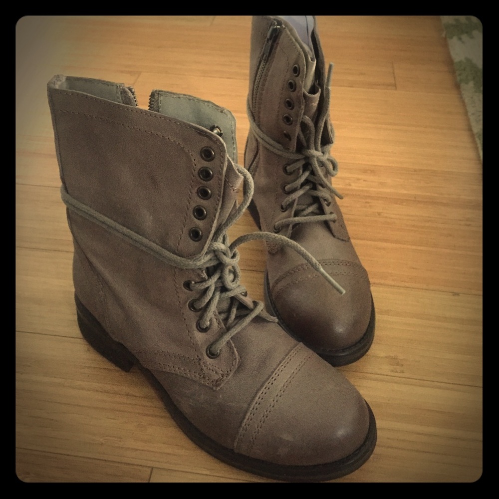 Boots for sale - brand new!