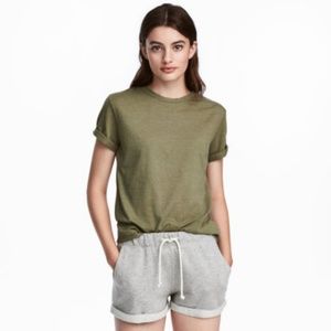 H&M hunter green basic t shirt! NWOT!
