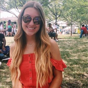 Meet your Posher, Christina