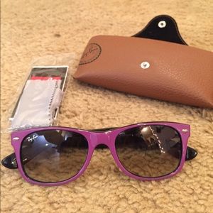 Purple Wayfarer Ray•Ban