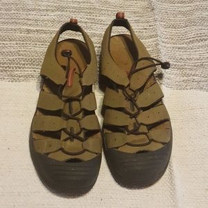 Mens sandals size 9