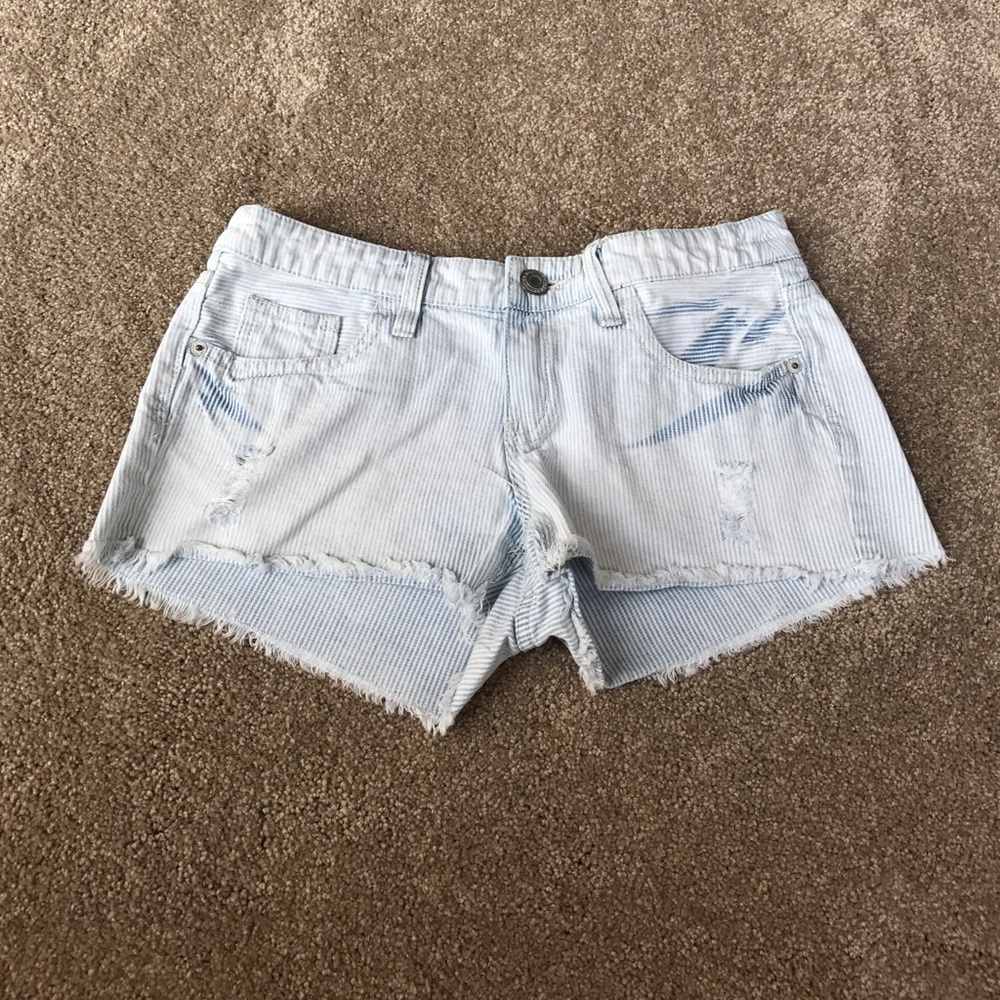 Missimo seersucker shorts with distressing!
