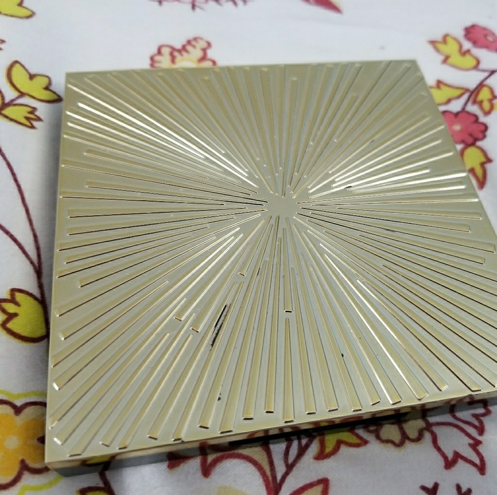 Estee Lauder Eye Shadow and blush palette