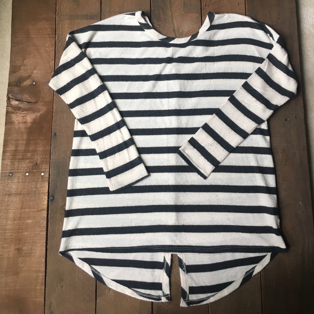 Low High button down back top