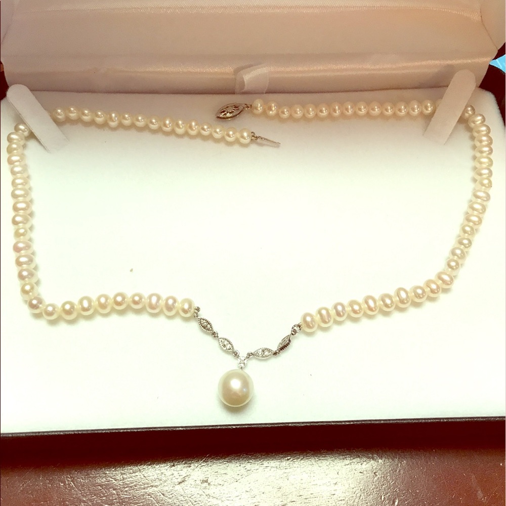 Pearl and diamond necklace