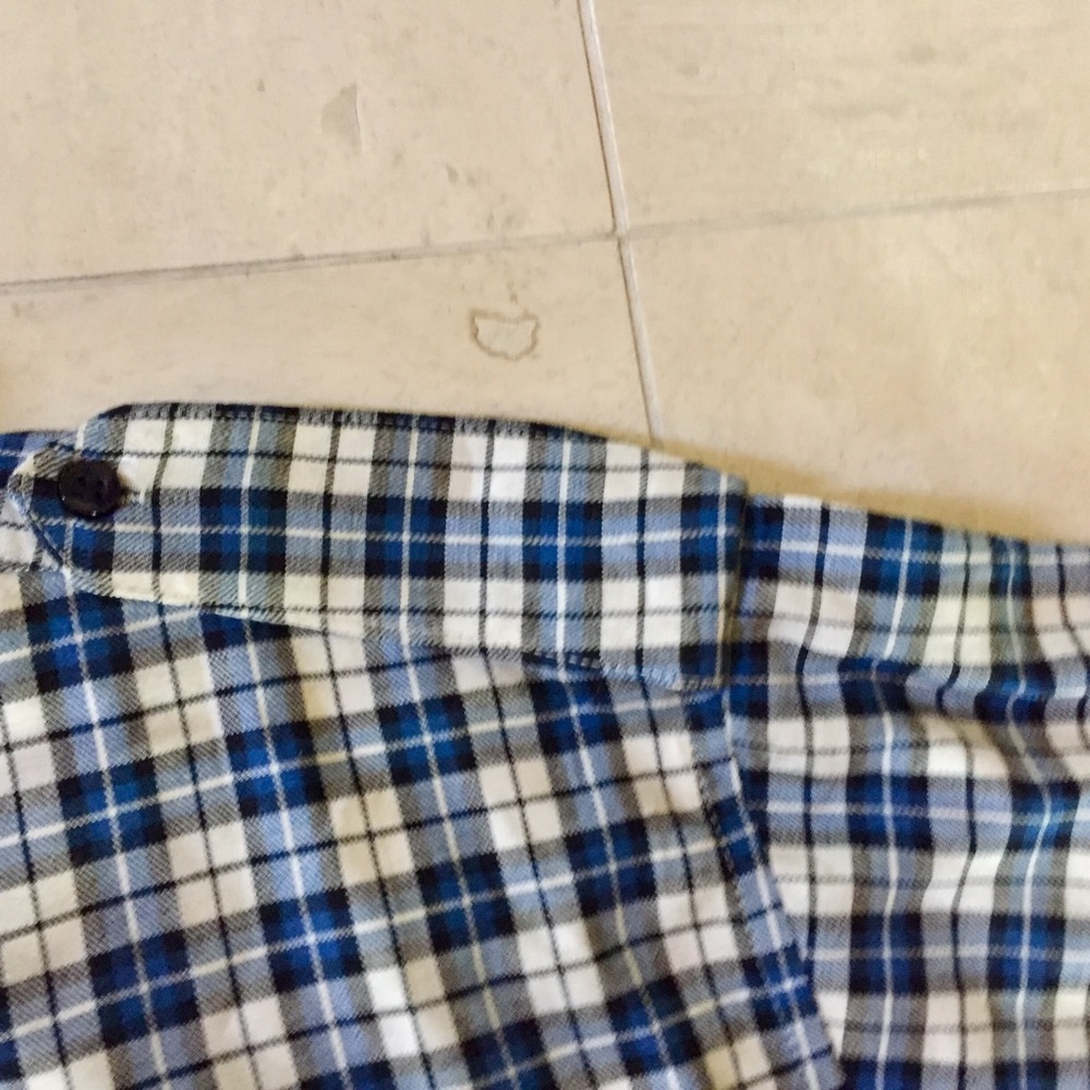 Men's Checkered Button Down Shirt - Picture 5 of 7
