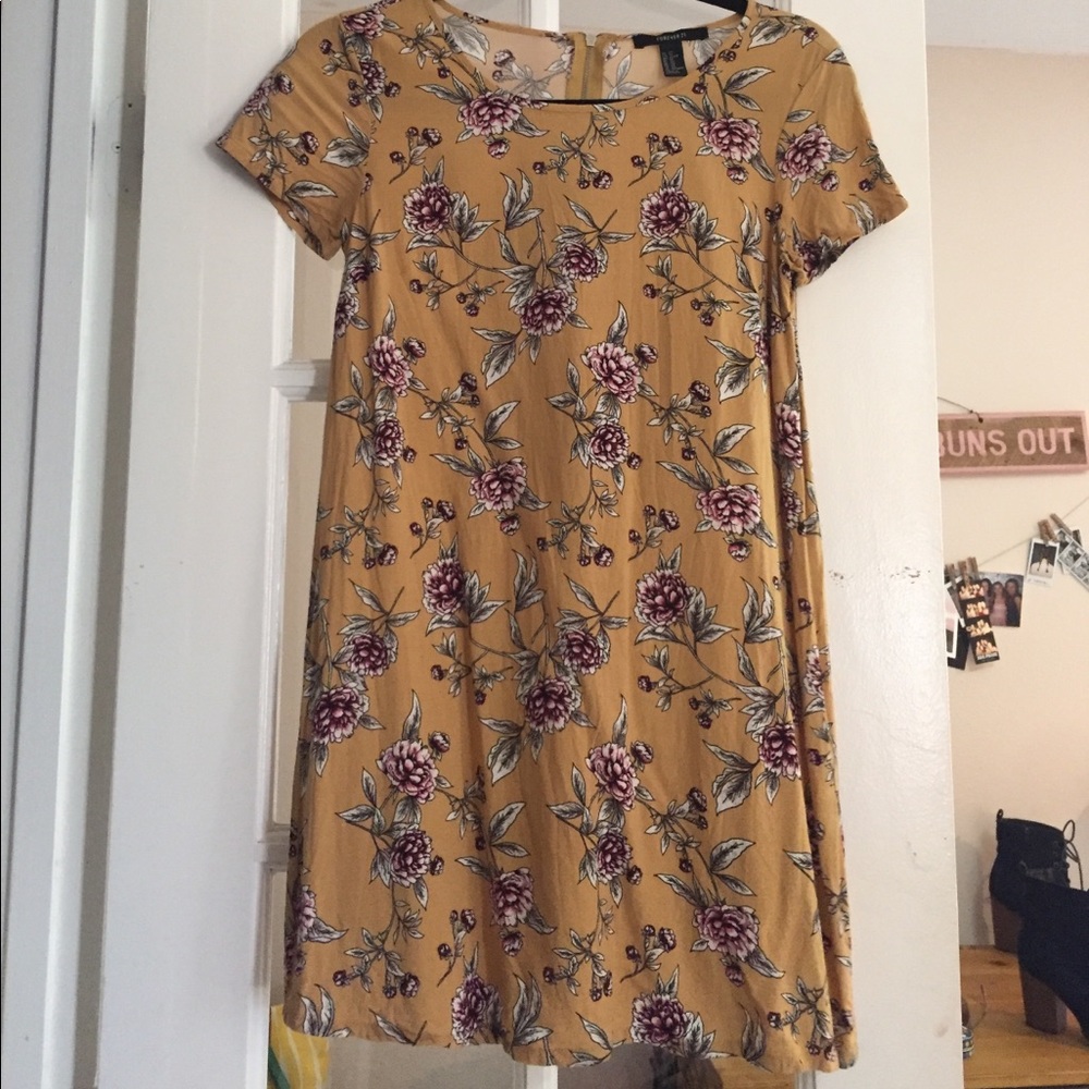 yellow floral t-shirt dress xs