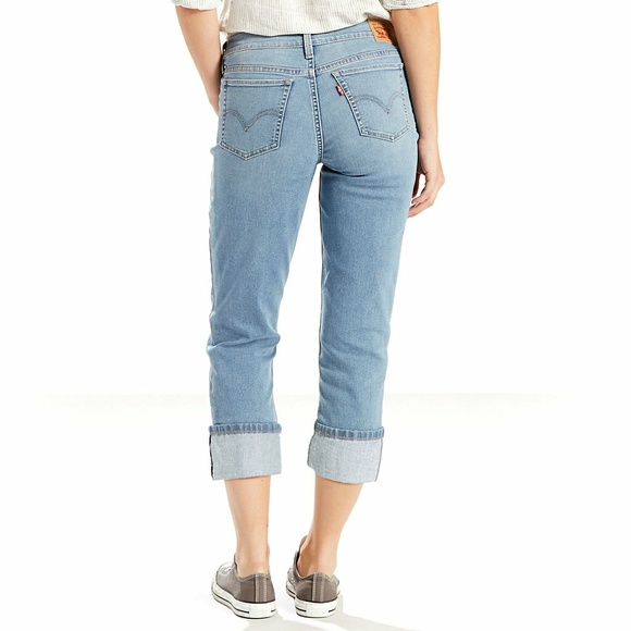 SOLD 🌟 Levi's Capri Jeans 🌟 - Picture 2 of 5