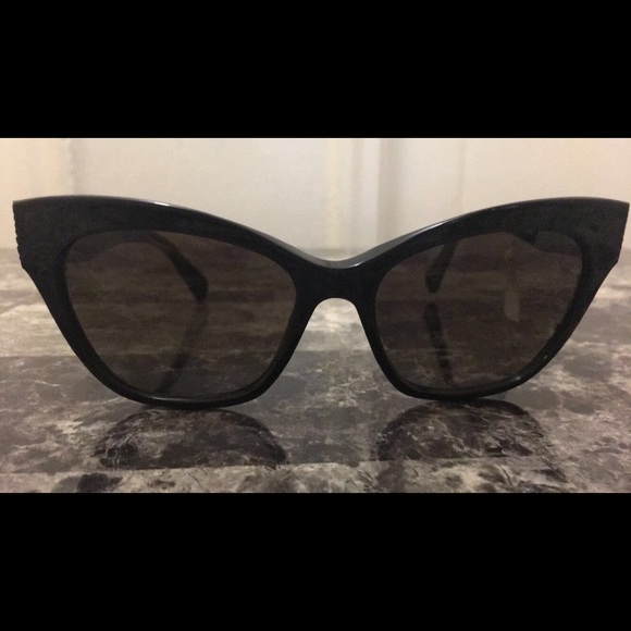 Alexander McQueen Accessories - Alexander McQueen sunglasses