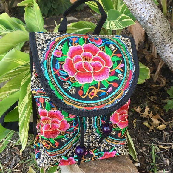 🌺 NEW Pink Floral Embroidered Small Backpack Bag - Picture 2 of 8