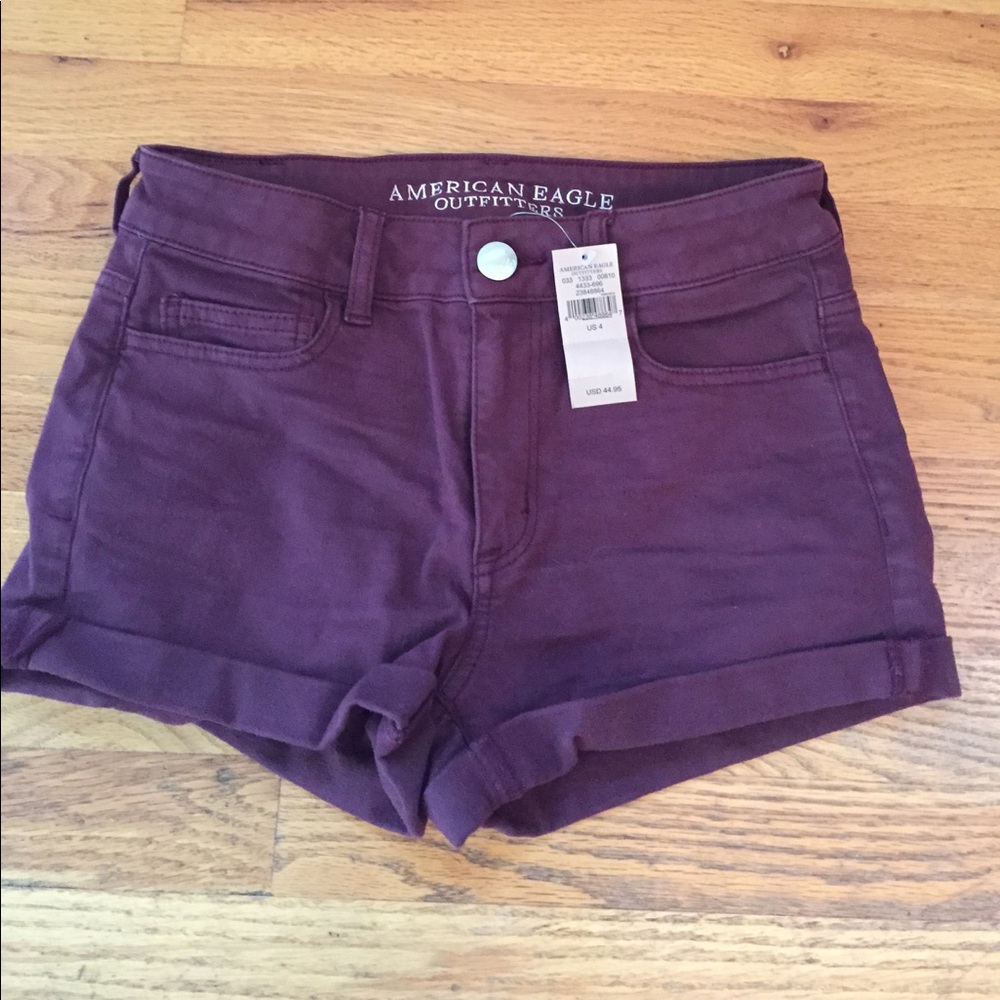 American Eagle maroon shorts