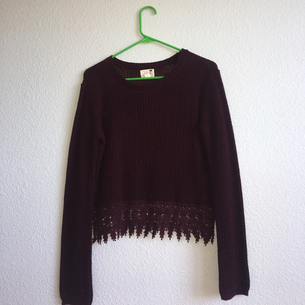 LA hearts size small Burgundy sweater