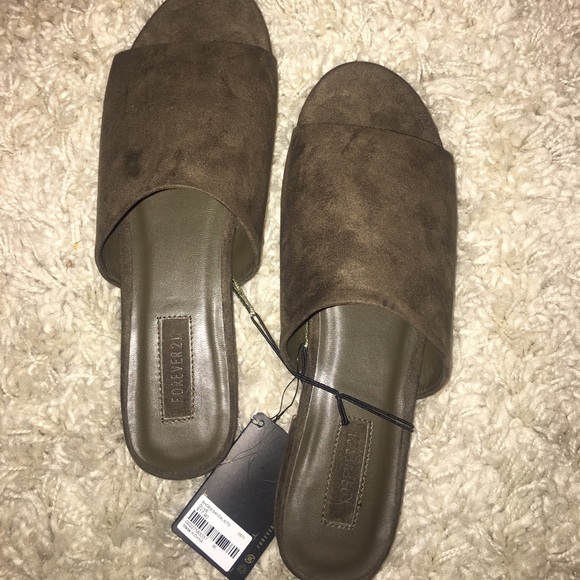 Forever 21 Shoes - NWT OLIVE SLIDE ON MULES NEVER WORN ☀️
