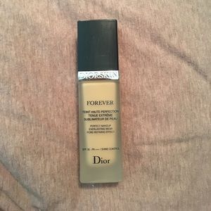 Dior DiorSkin Forever Foundation