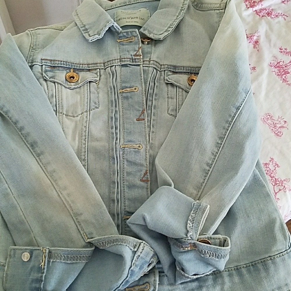 Zara jean jacket size 9/10