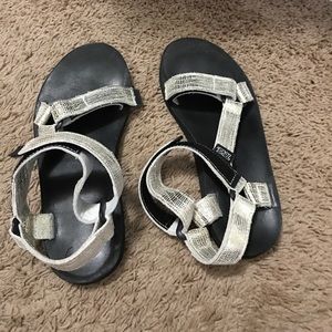 Worn once Teva Sandals!