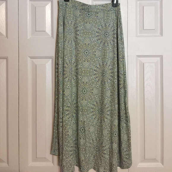 The Limited skirt - Picture 2 of 3