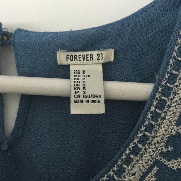 Sleeveless embroidered top - Picture 2 of 3