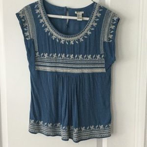 Sleeveless embroidered top
