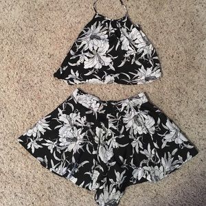 Tobi 2 piece size small