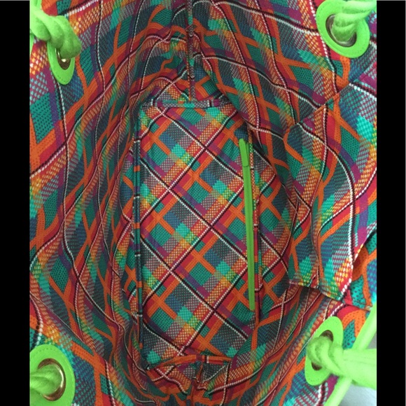 NWT VERA BRADLEY STRAW BEACH TOTE - Picture 4 of 5