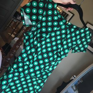 Black & Green cap sleeve dress 👗