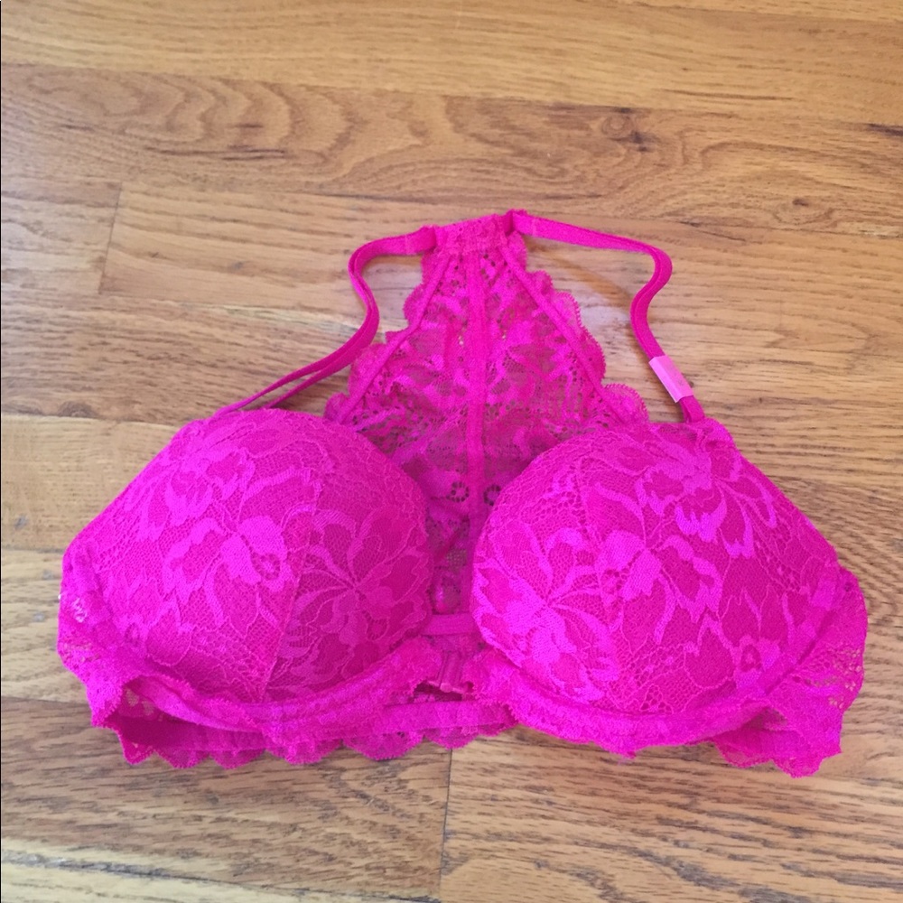VS pink bra