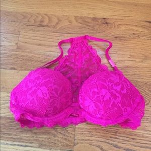 VS pink bra