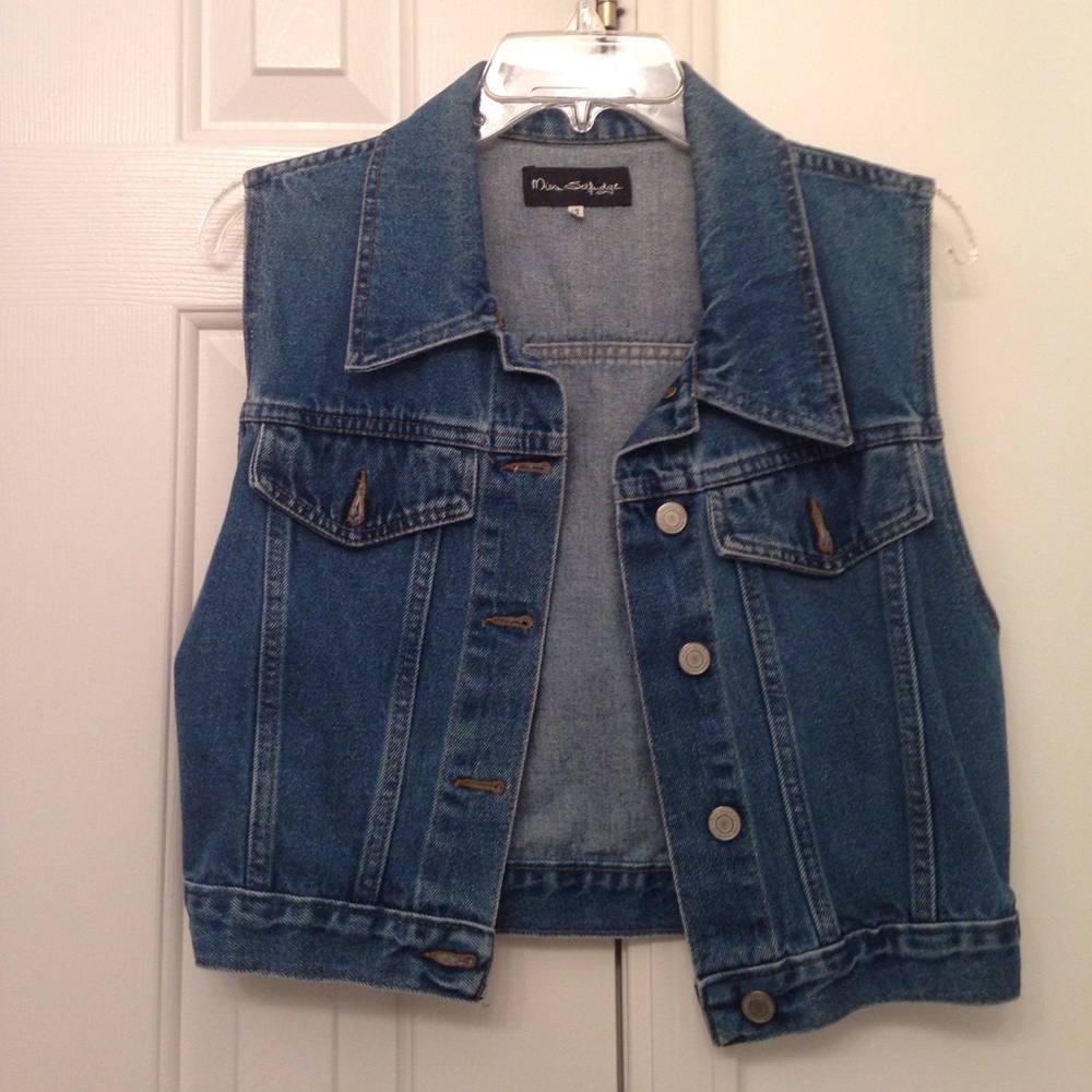 amazing quality jean vest size M