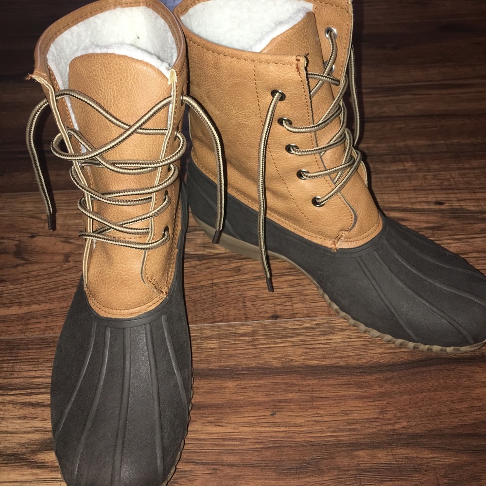 Duck boots