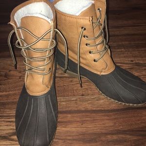 Duck boots