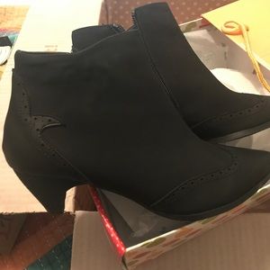 Modcloth Stylish Surprise Matte Black Booties