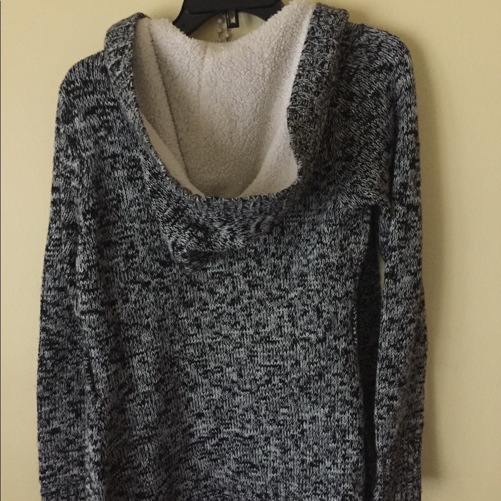 Cardigan - Picture 2 of 4