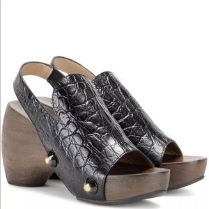 CHLOÉ Black Embossed leather platform clogs