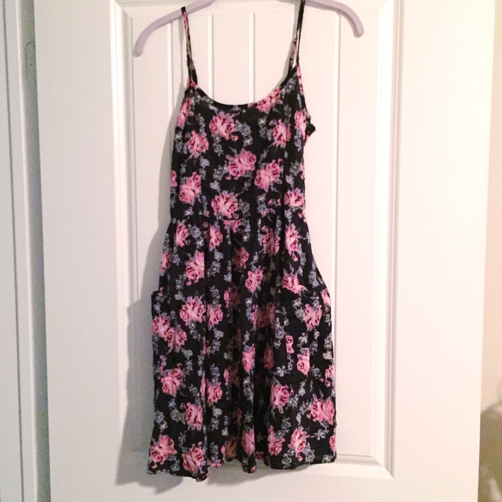 🎉SALE🎉Beautiful black and Floral dress